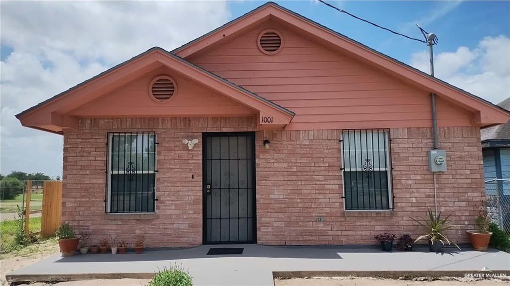 Photo 2 of 1001 Hidalgo Street