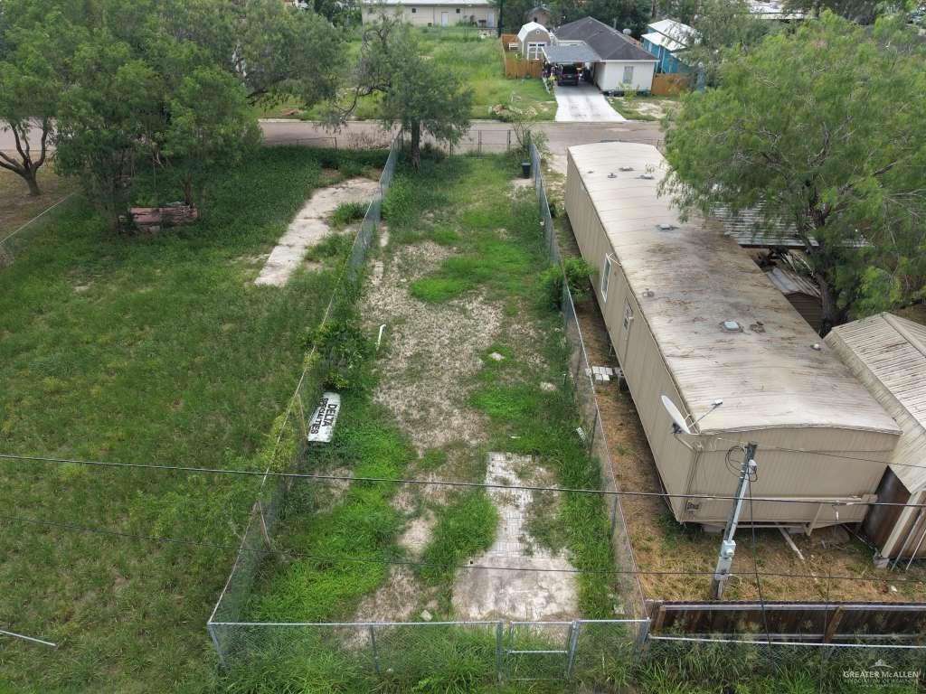 Photo 2 of 1013 Benito Alaniz Street