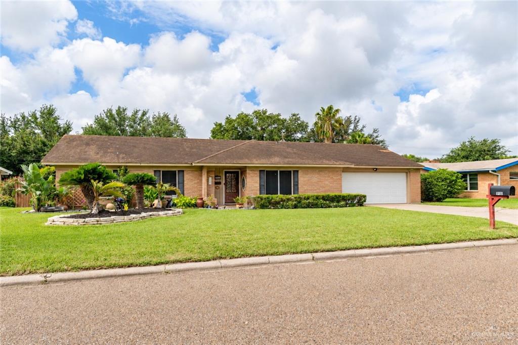 Photo 1 of 918 Fairway Drive, Edinburg