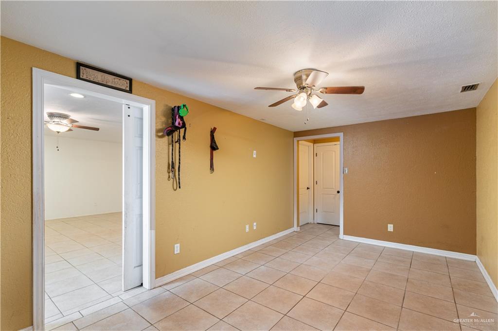 Photo 17 of 918 Fairway Drive