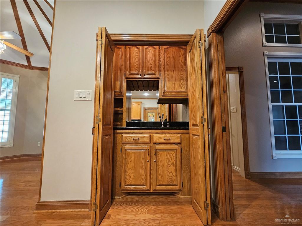 Photo 11 of 1225 Peking Street