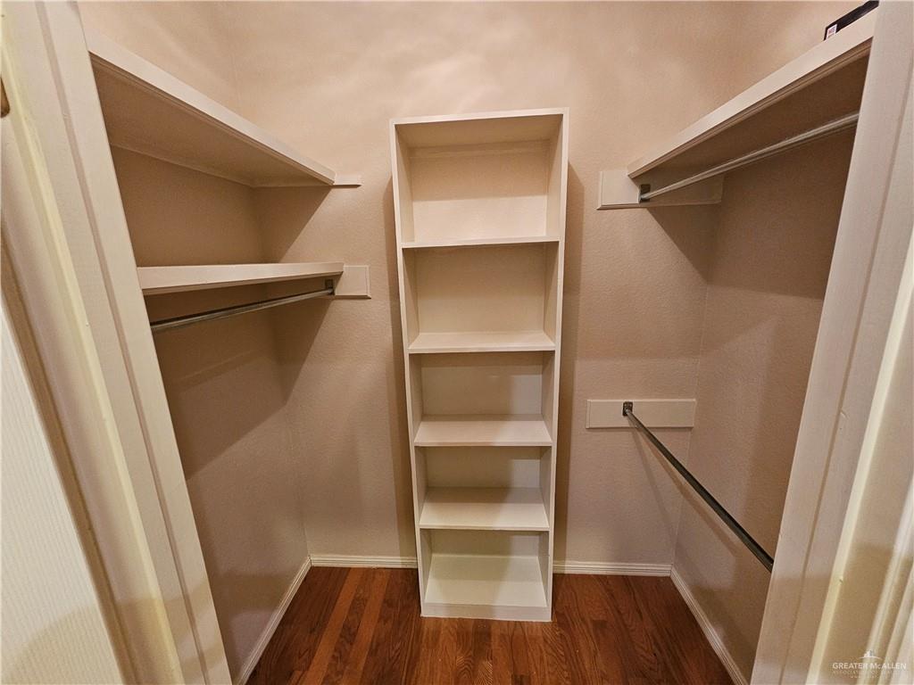 Photo 17 of 1225 Peking Street