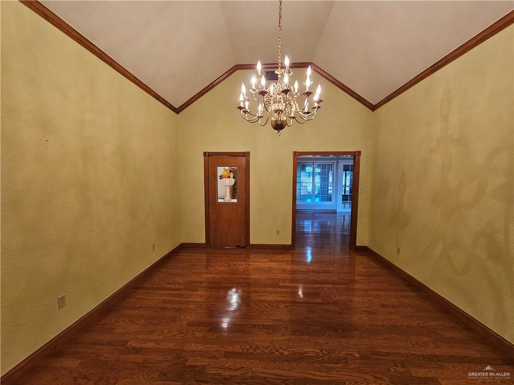 Photo 7 of 1225 Peking Street