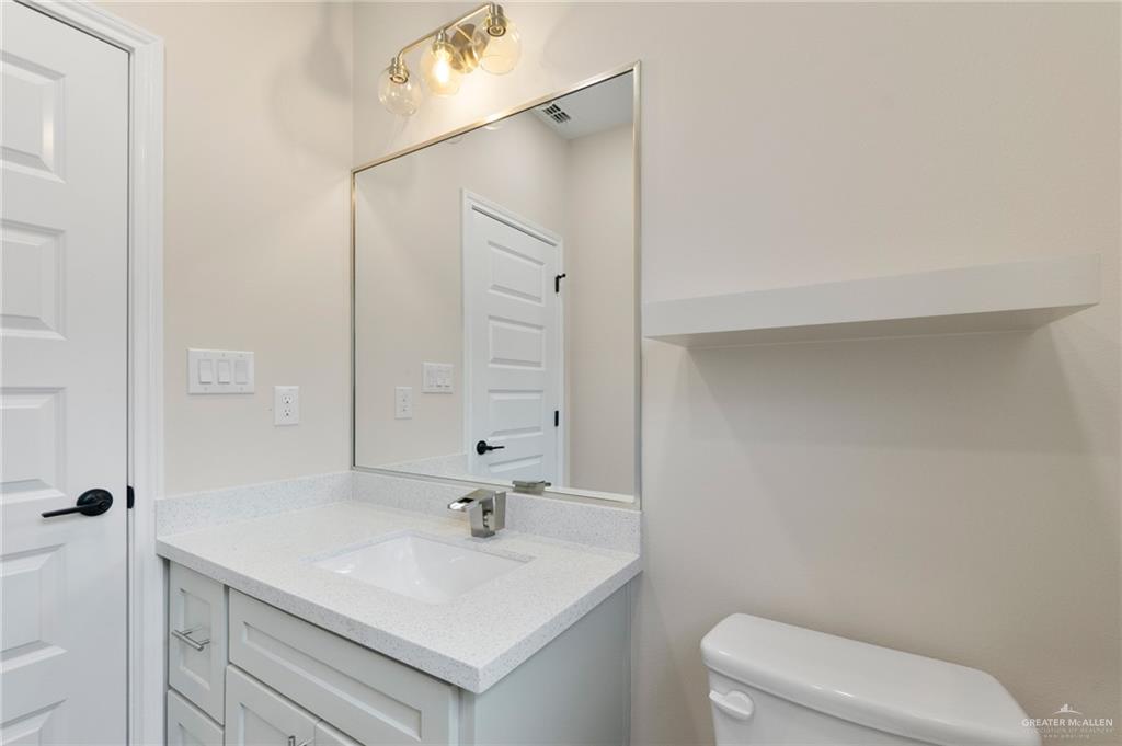 Photo 14 of 18084 Spruce Street