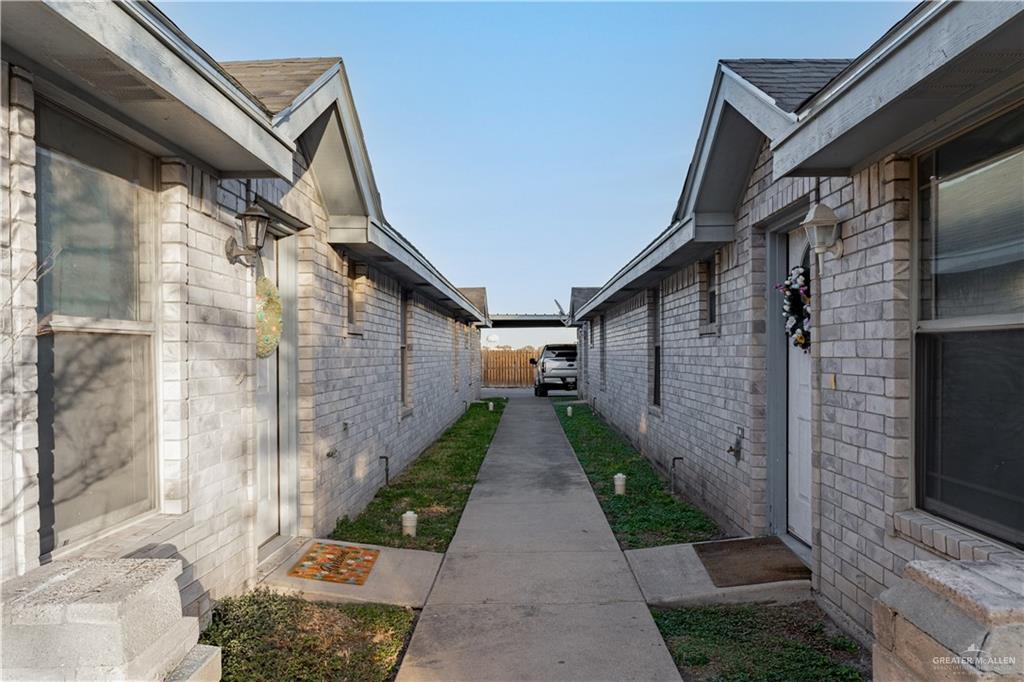 Photo 2 of 2216 Dahlia Street