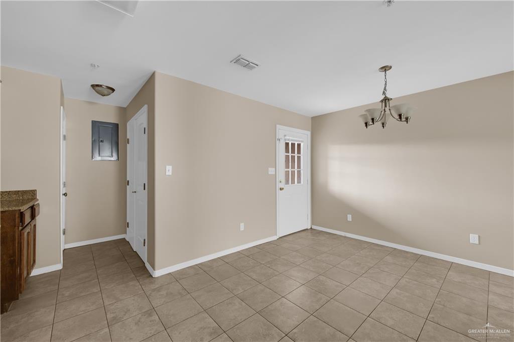 Photo 7 of 1607 Omni Avenue
