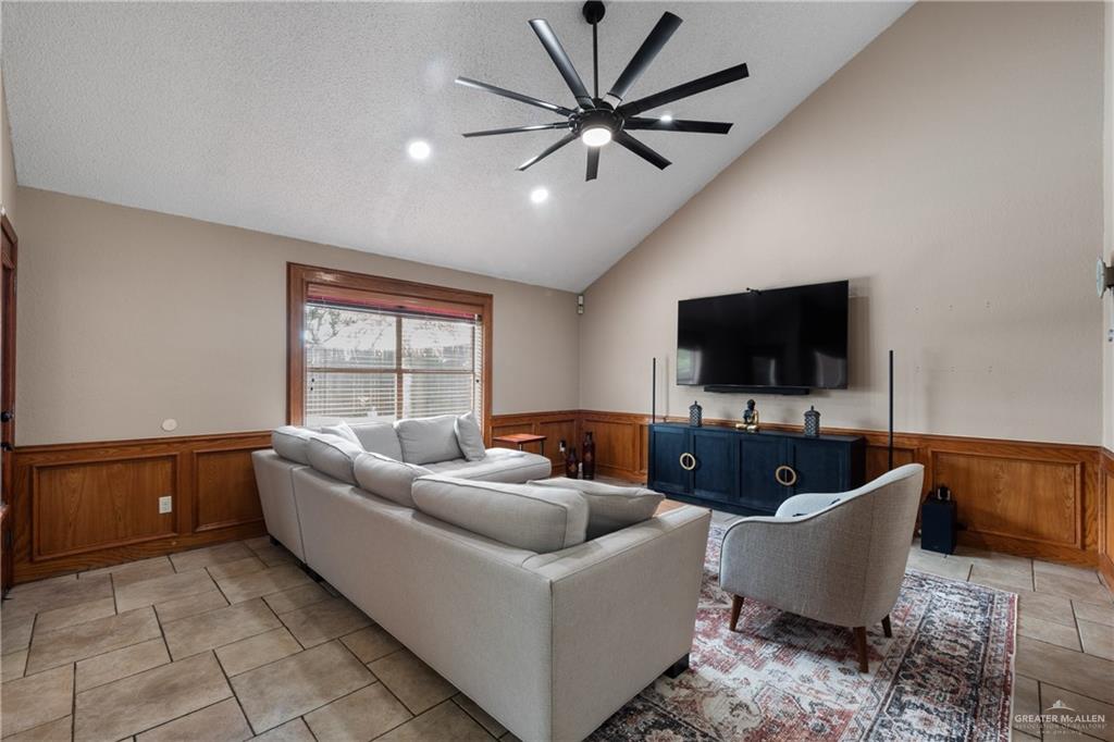 Photo 6 of 113 Pelican Avenue