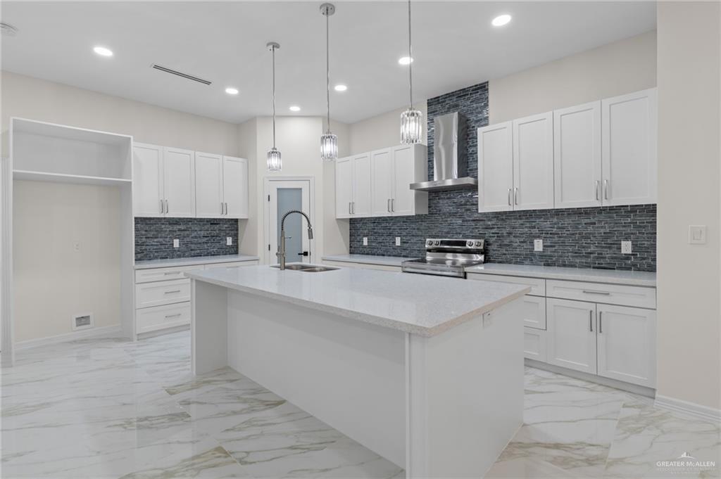 Photo 5 of 2708 Burberry Drive