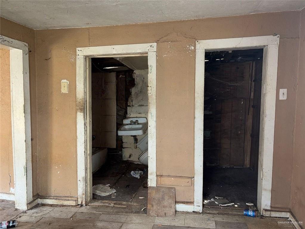 Photo 7 of 2613 Halsey Street