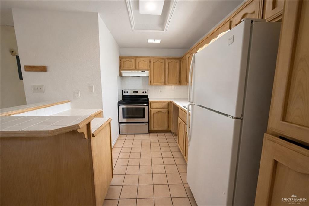 Photo 6 of 607 Gastel Circle #F