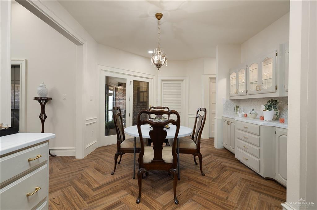 Photo 5 of 605 Avocet Avenue