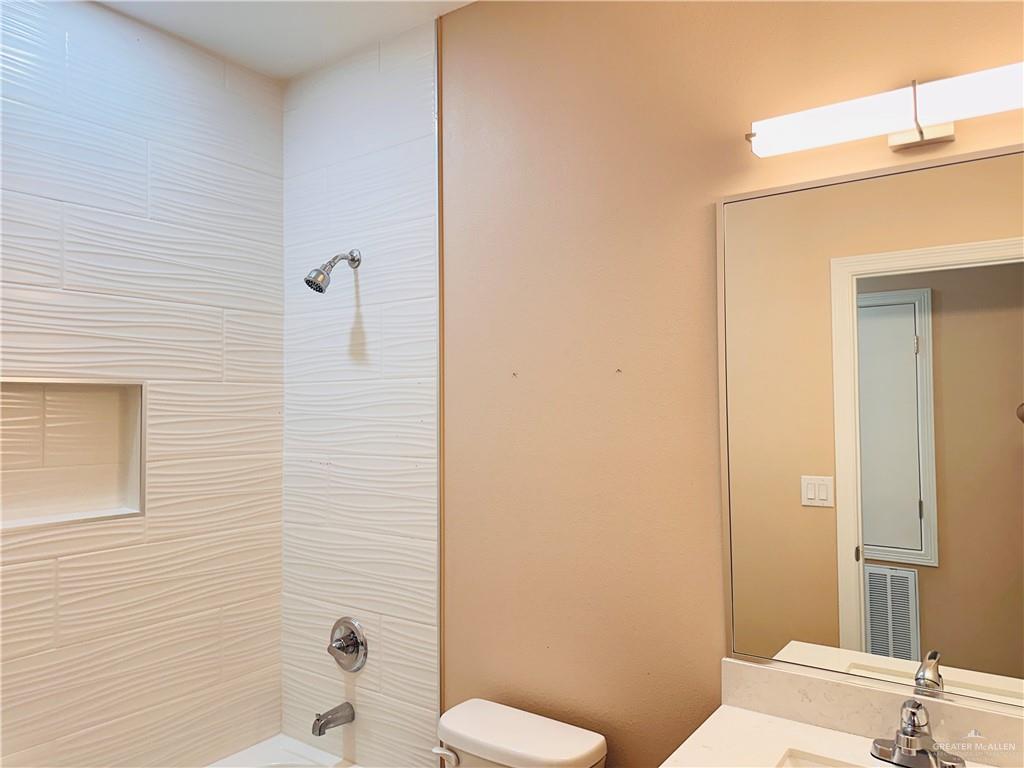 Photo 9 of 2900 Kenwood Street #2