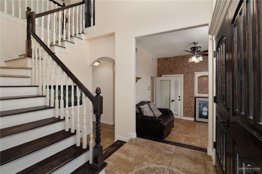 Photo 4 of 682 Alto Bonito Street