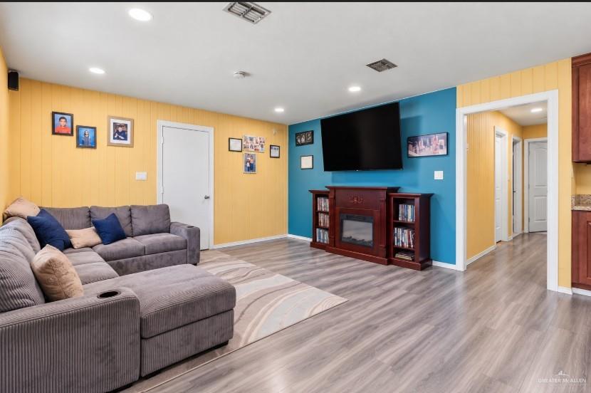 Photo 3 of 4206 Clemente Avenue