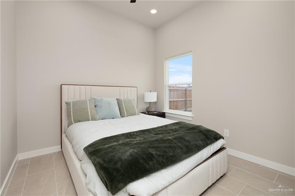 Photo 6 of 2404 Cardinal Drive