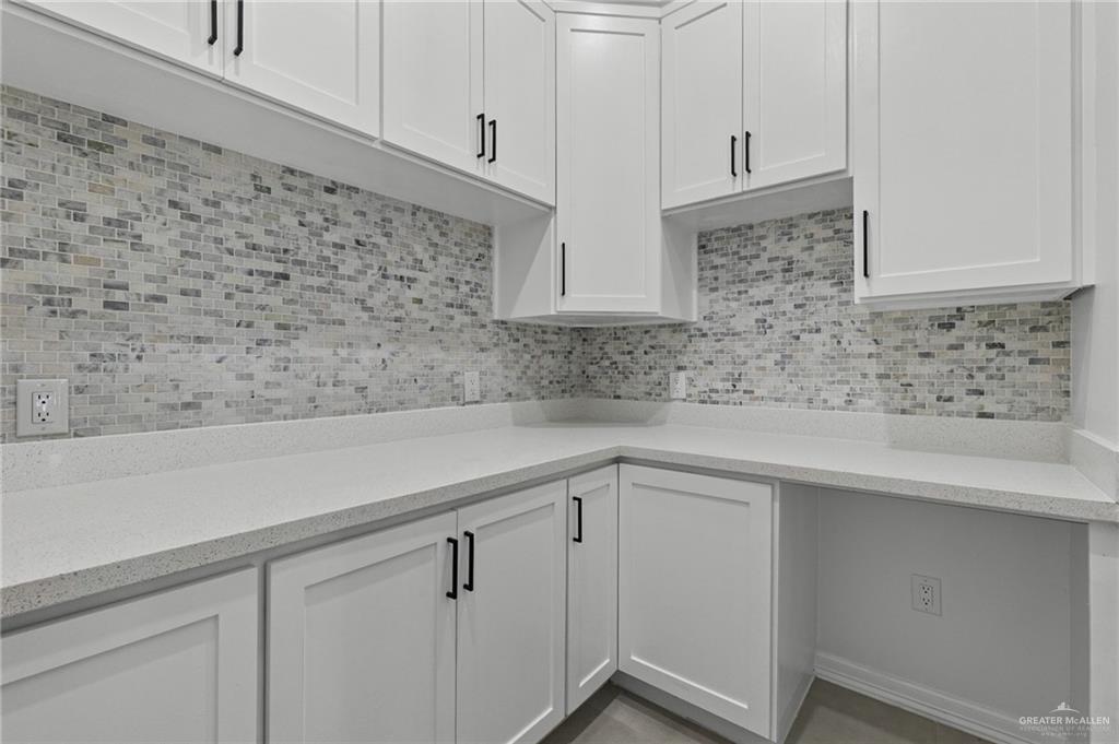 Photo 14 of 526 Oriole Drive