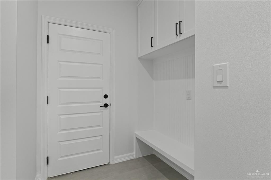 Photo 16 of 526 Oriole Drive