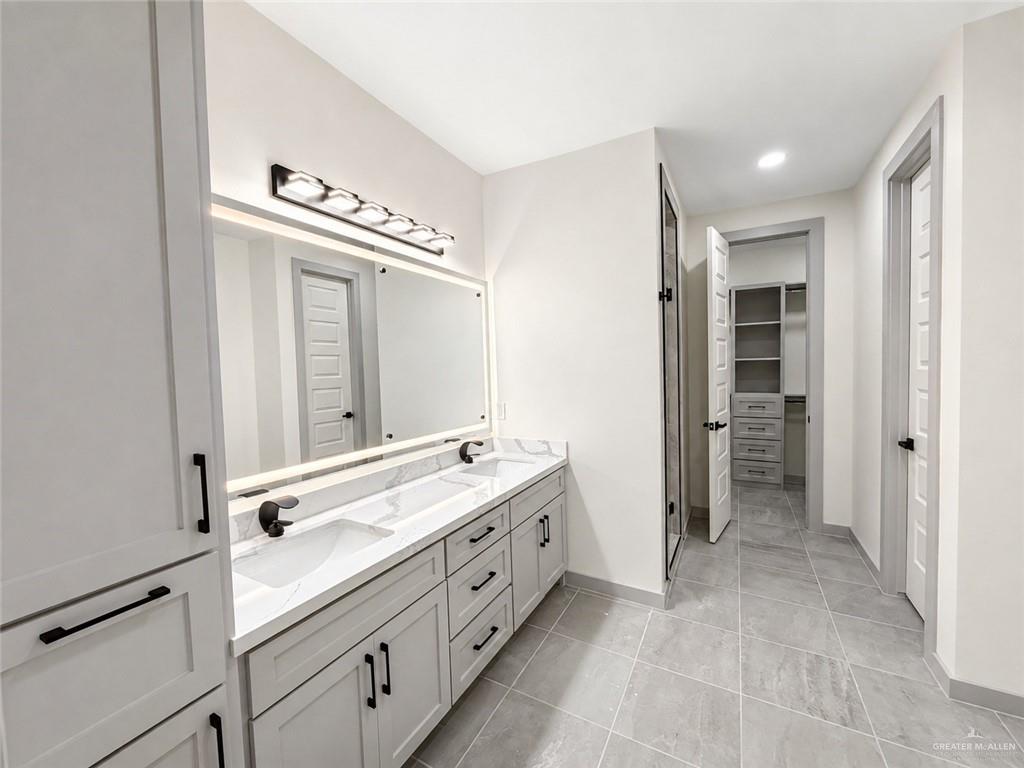 Photo 14 of 3003 Sabinal Avenue