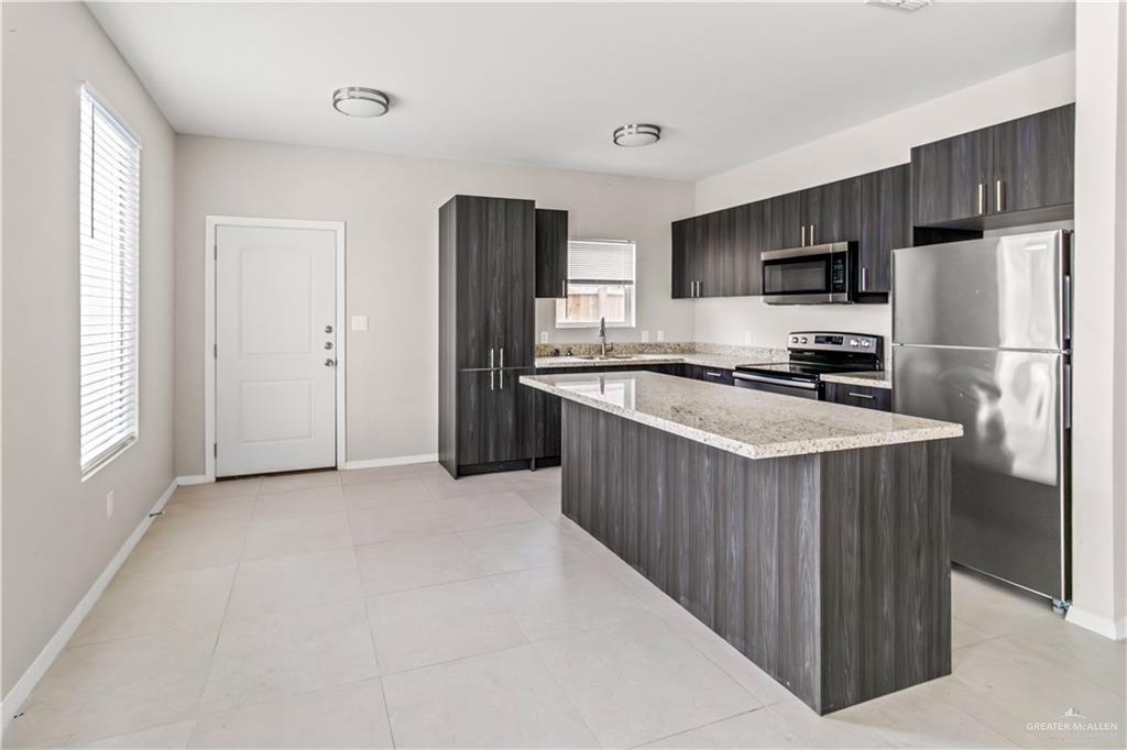 Photo 3 of 1405 Alta Vista Drive #1