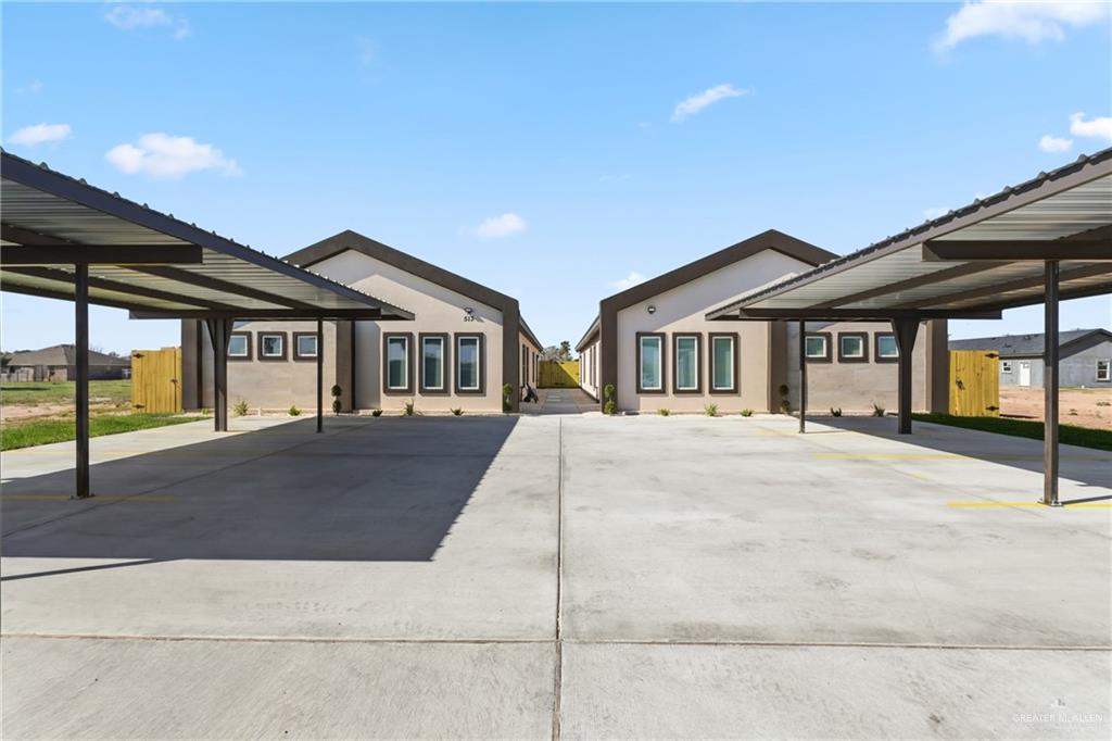 Multi-family home at 513 Hope Drive, Elsa, Texas