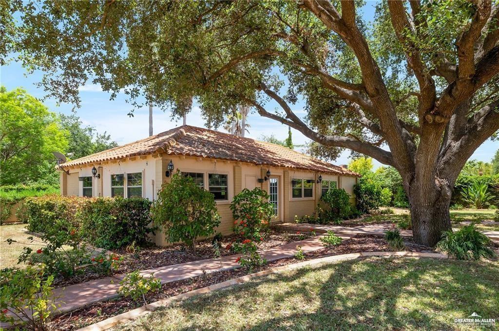 Photo 2 of 2400 Palm Hurst Drive