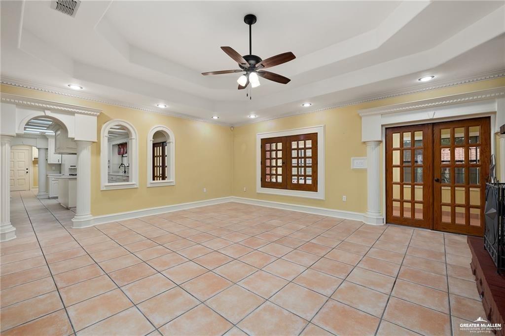 Photo 8 of 2400 Palm Hurst Drive