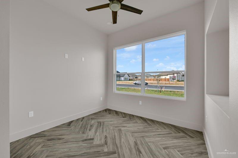 Photo 12 of 2305 Trinity Avenue