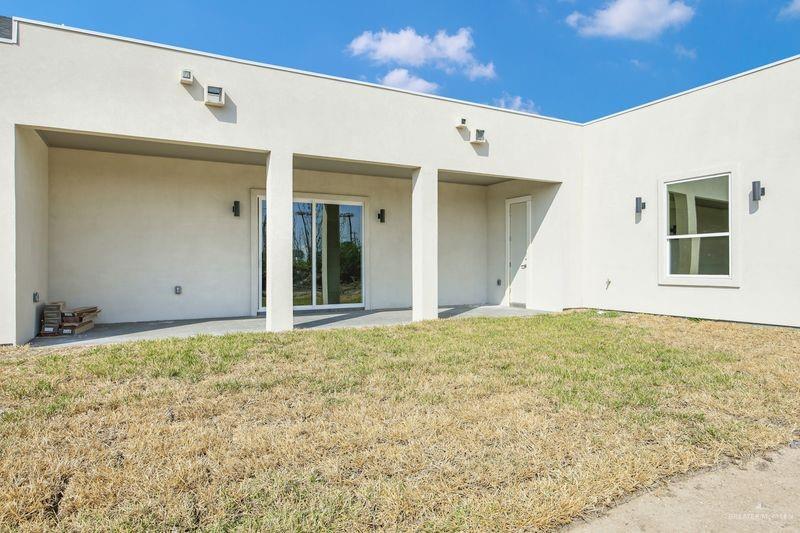 Photo 17 of 2305 Trinity Avenue