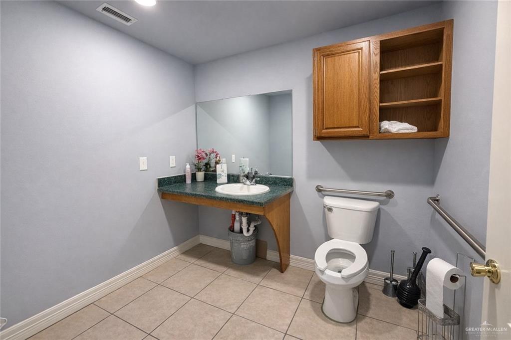 Photo 5 of 3509 University Drive #A