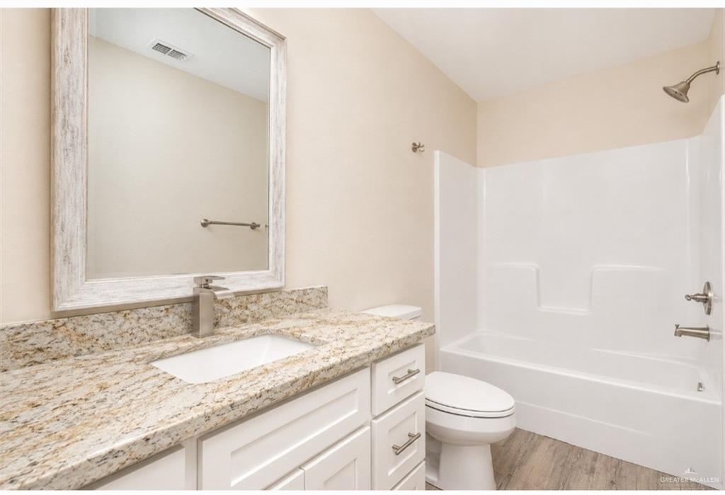 Photo 7 of 1419 Combes Avenue