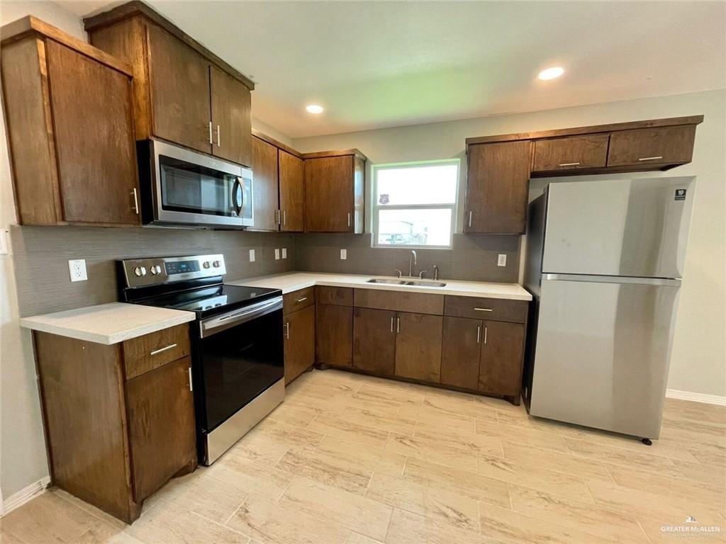 Photo 3 of 2802 Primrose Avenue