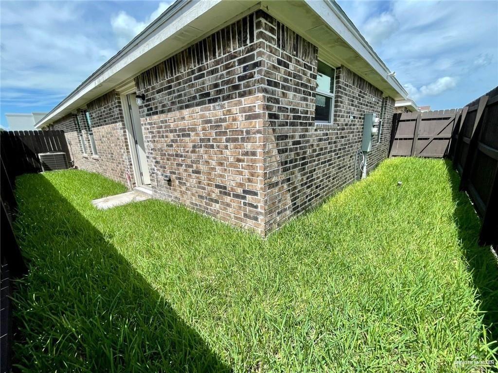Photo 8 of 2802 Primrose Avenue