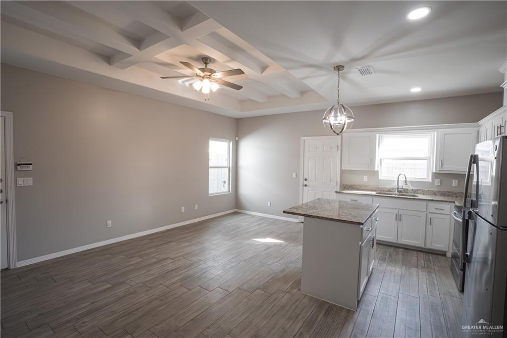 Photo 12 of 2108 Stauffer Street #3