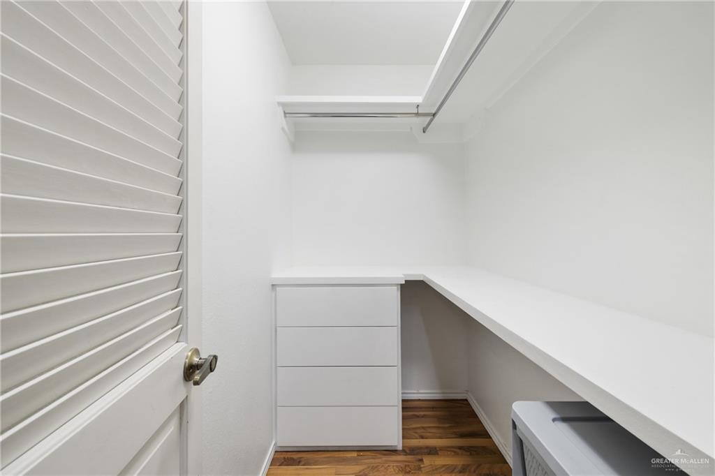 Photo 17 of 324 Toronto Avenue #39