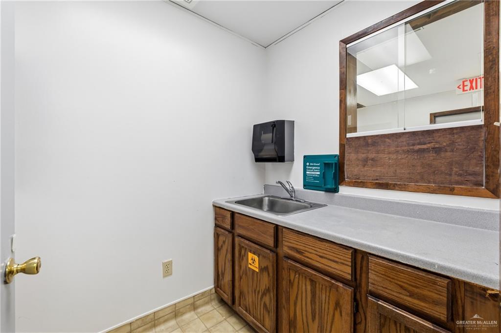 Photo 18 of 1649 Sam Houston Drive