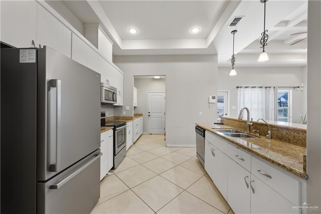 Photo 5 of 1807 Villa Real Drive