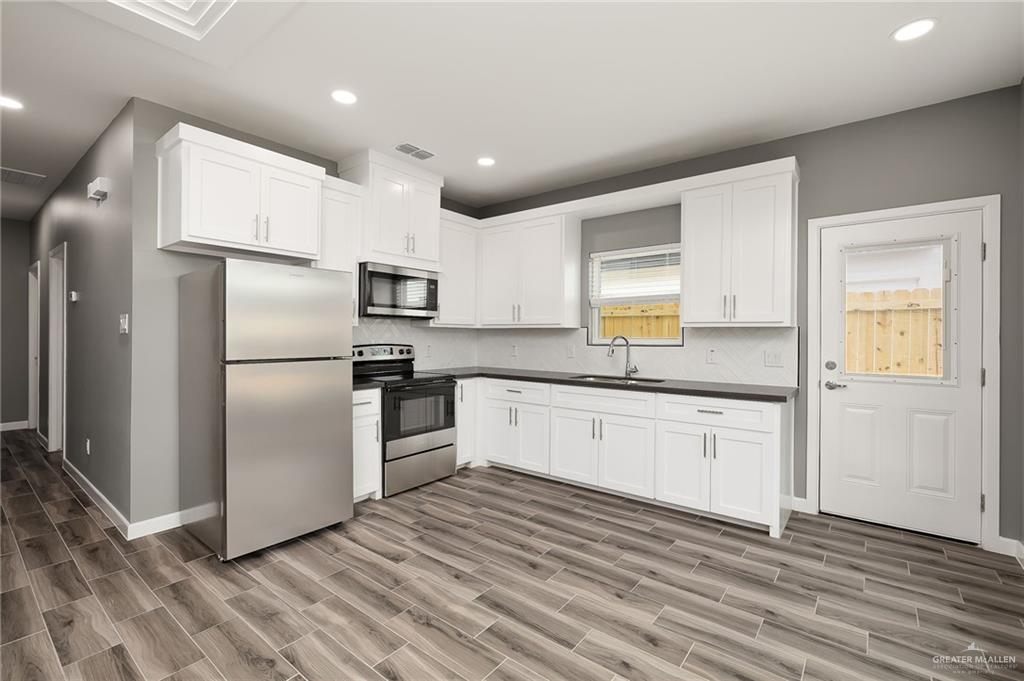 Photo 5 of 1713 Monaco Drive