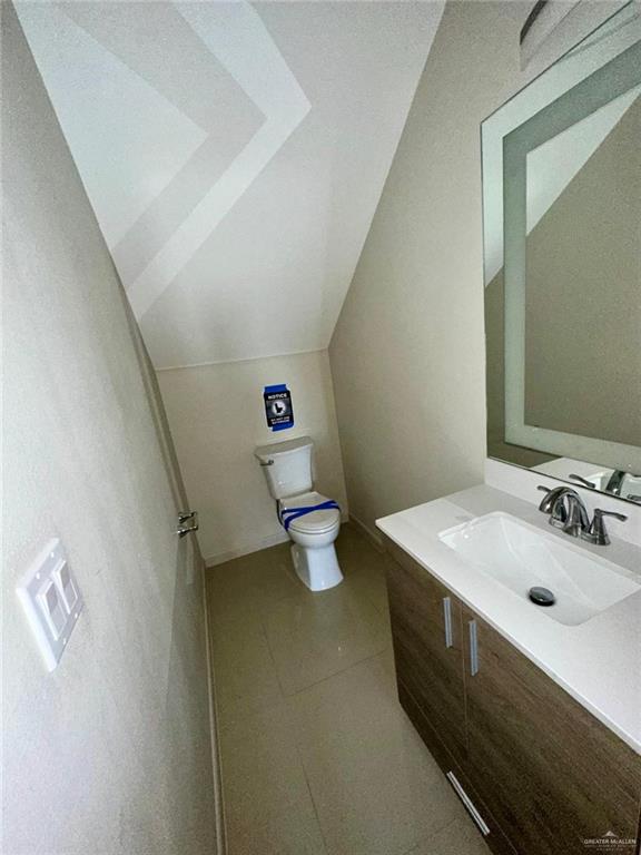 Photo 9 of 410 Newport Avenue #3