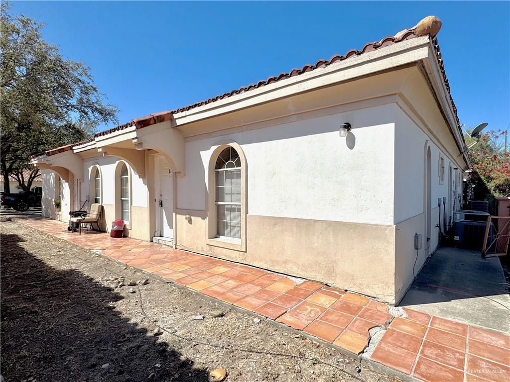 Photo 2 of 602 Buena Vista Drive