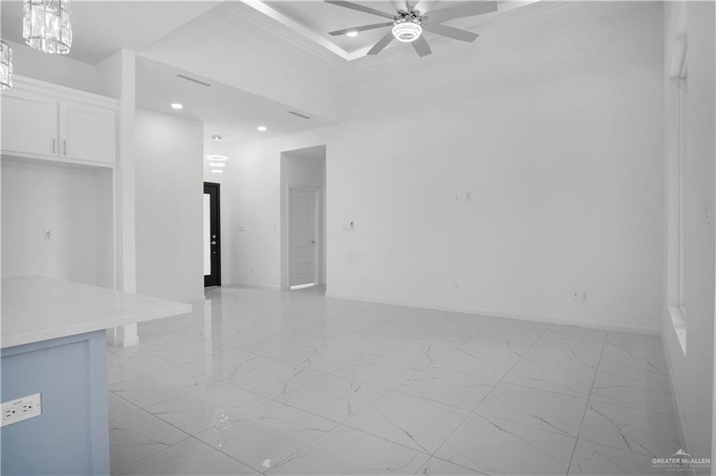 Photo 9 of 909 Pecan Street