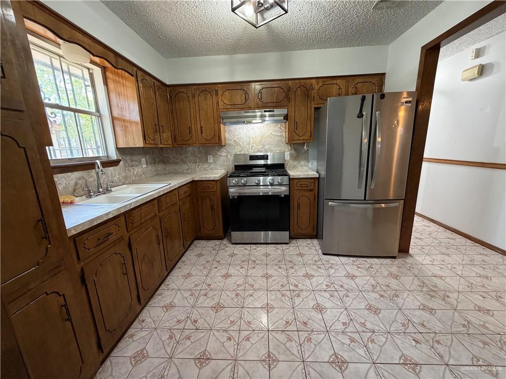 Photo 6 of 821 15th Street
