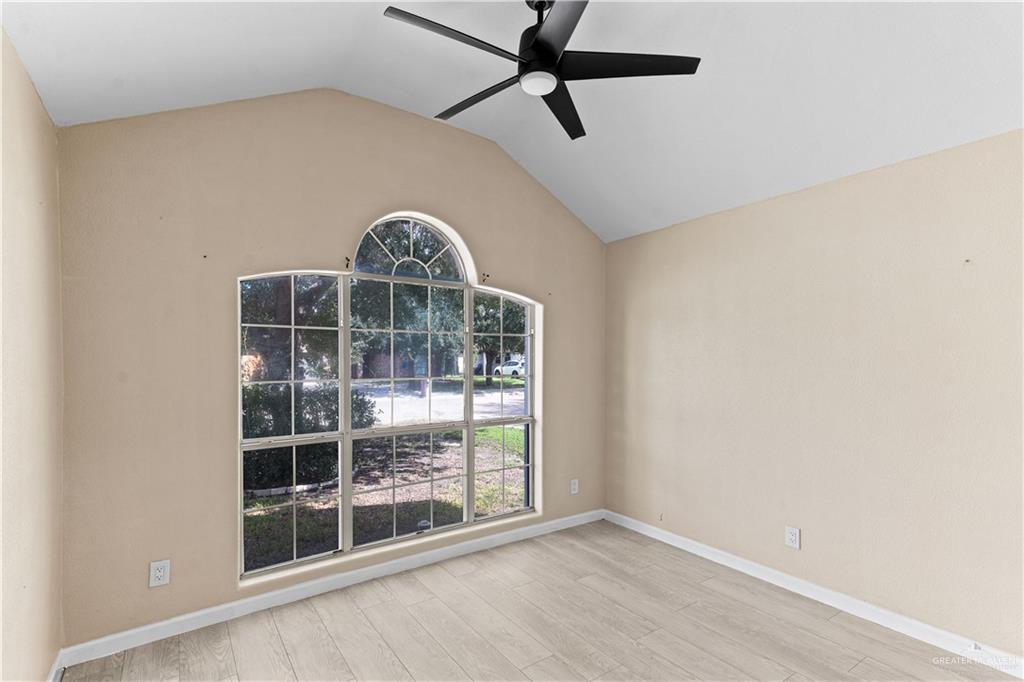 Photo 10 of 4229 Goldcrest Avenue