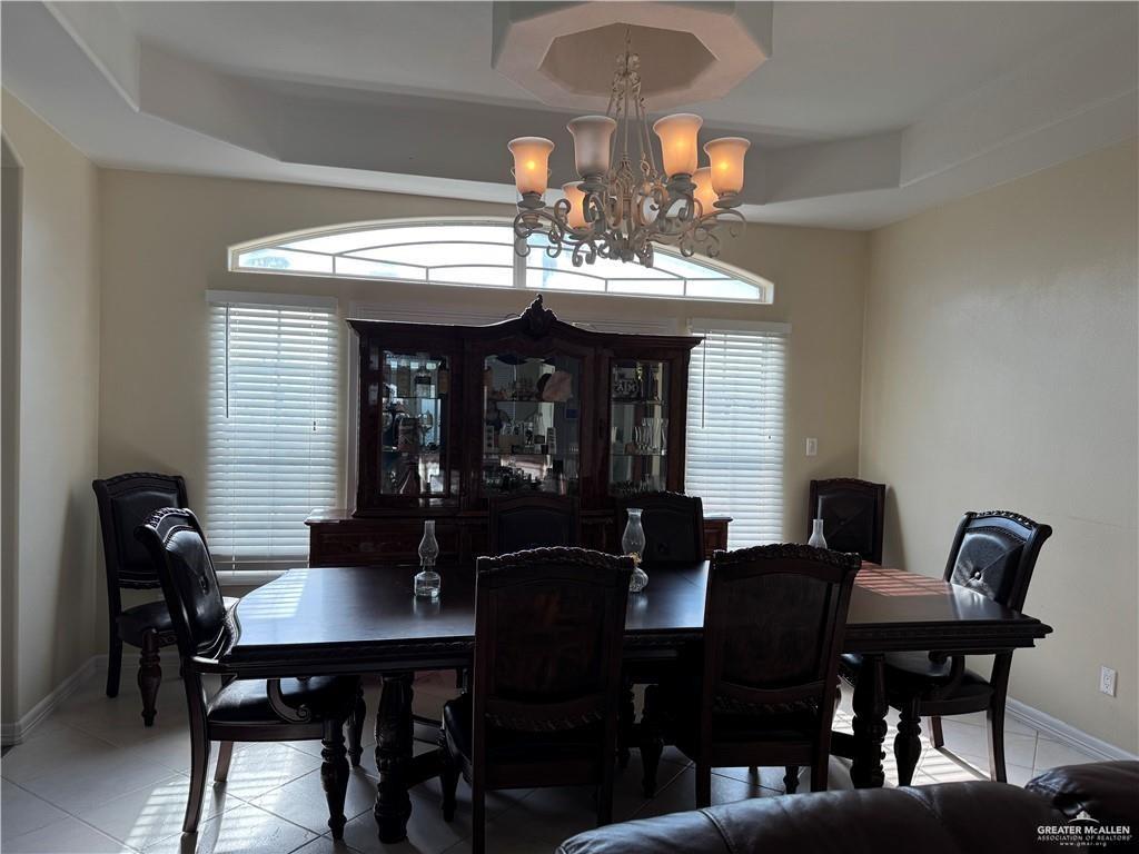 Photo 11 of 2600 Rhett Drive
