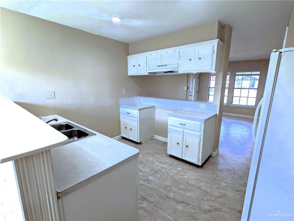 Photo 10 of 1002 Stonegate Drive