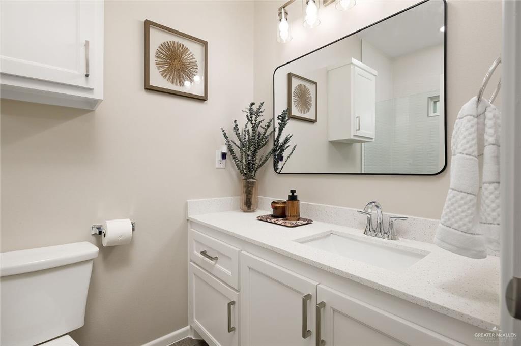Photo 11 of 2805 Hayes Avenue #3