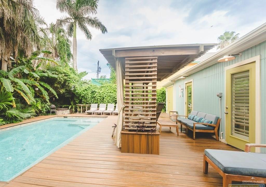 Photo 19 of 121 Swordfish Street