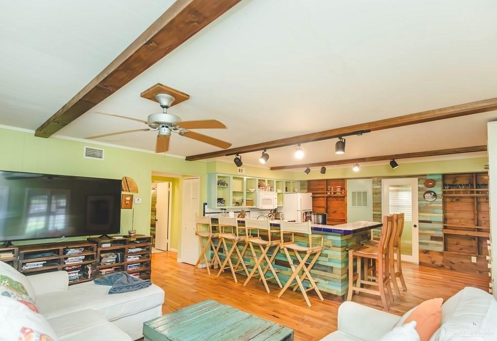 Photo 6 of 121 Swordfish Street