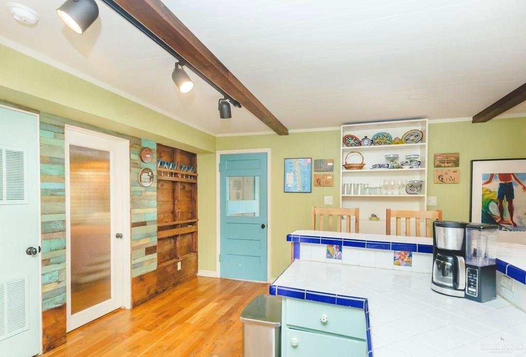 Photo 9 of 121 Swordfish Street