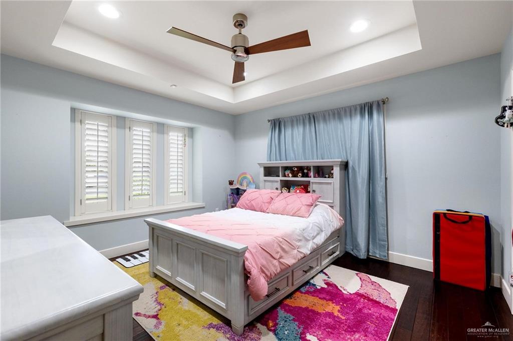 Photo 10 of 704 Xanthisma Avenue