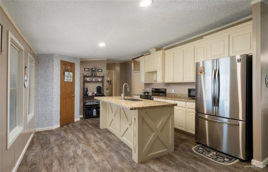 Photo 6 of 9231 Solana Drive
